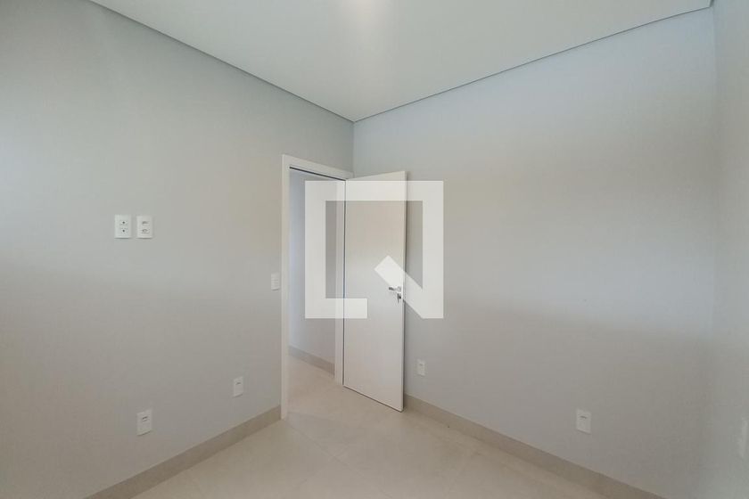 Casa à Venda - Swiss Park, 3 Quartos,  360 m2 em , Campinas - sp | SoloBR
