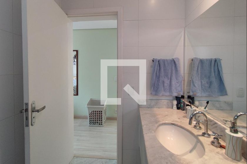 Casa à Venda - Swiss Park, 4 Quartos,  300 m2 em , Campinas - sp | SoloBR