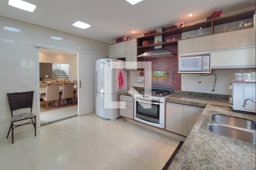 Casa à Venda - Swiss Park, 4 Quartos,  300 m2 em , Campinas - sp | SoloBR