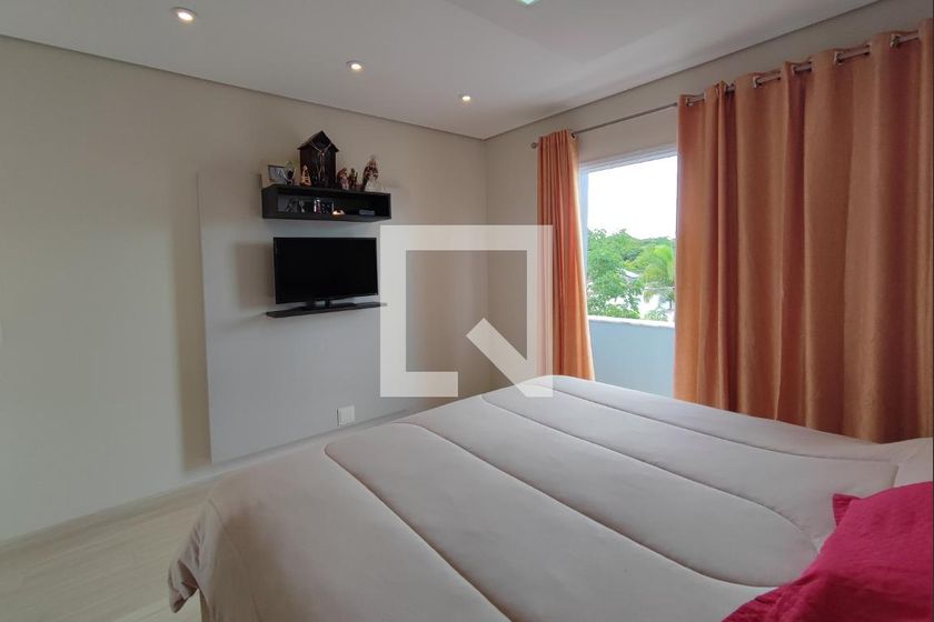 Casa à Venda - Swiss Park, 4 Quartos,  300 m2 em , Campinas - sp | SoloBR
