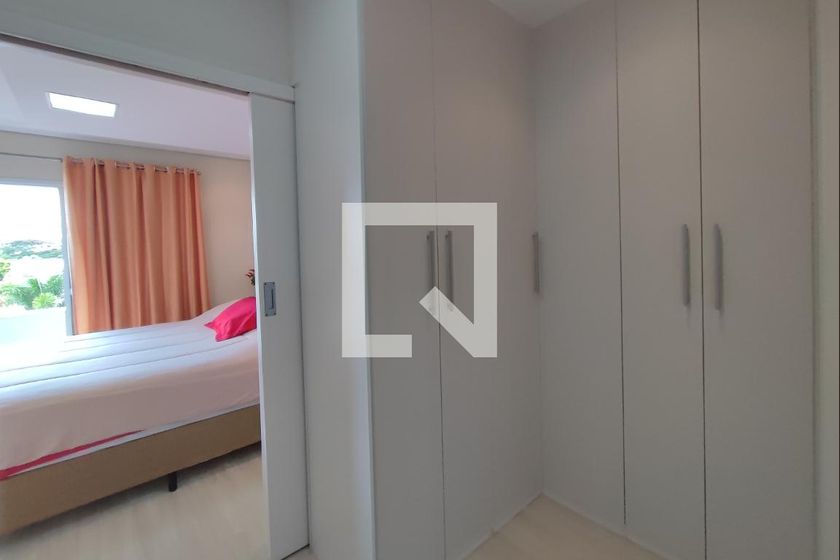 Casa à Venda - Swiss Park, 4 Quartos,  300 m2 em , Campinas - sp | SoloBR
