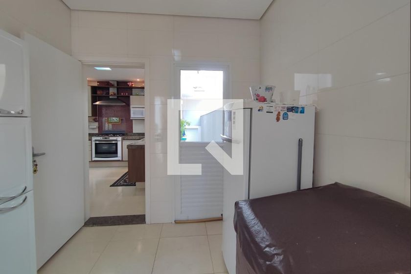 Casa à Venda - Swiss Park, 4 Quartos,  300 m2 em , Campinas - sp | SoloBR