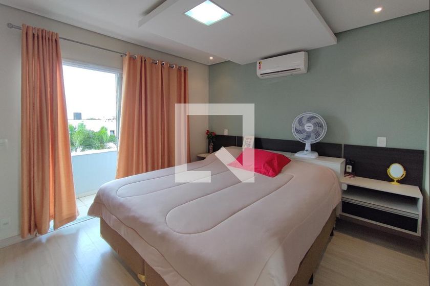Casa à Venda - Swiss Park, 4 Quartos,  300 m2 em , Campinas - sp | SoloBR