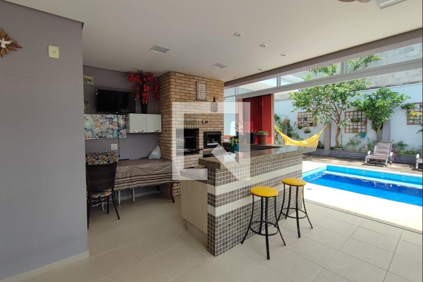 Casa à Venda - Swiss Park, 4 Quartos,  300 m2 em , Campinas - sp | SoloBR