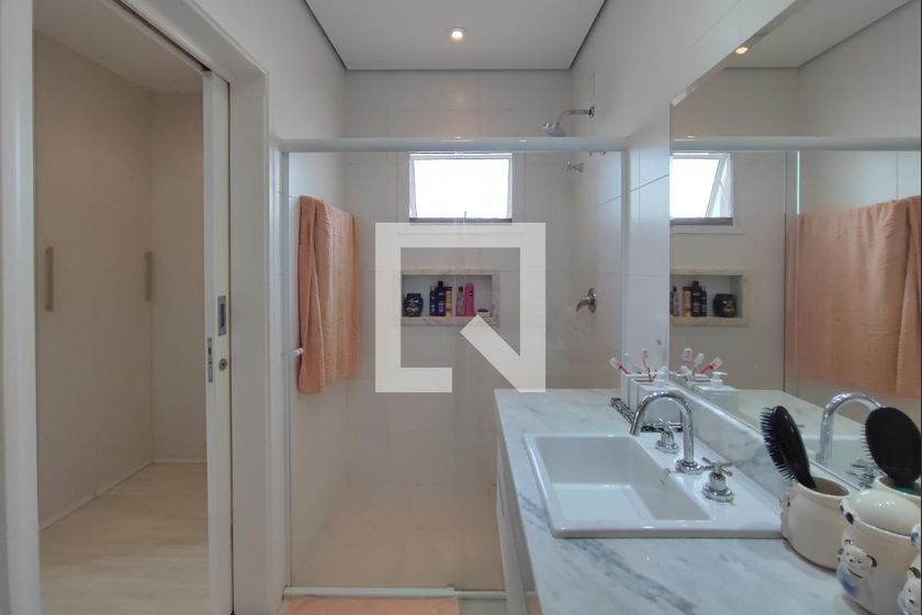 Casa à Venda - Swiss Park, 4 Quartos,  300 m2 em , Campinas - sp | SoloBR