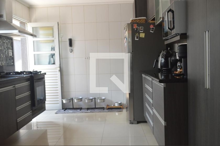 Casa, 3 quartos, 218 m² - Foto 51