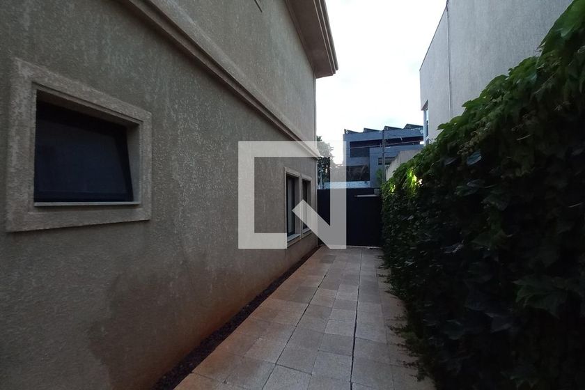 Casa à Venda - Swiss Park, 3 Quartos,  420 m2 em , Campinas - sp | SoloBR