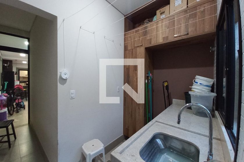 Casa à Venda - Swiss Park, 3 Quartos,  420 m2 em , Campinas - sp | SoloBR