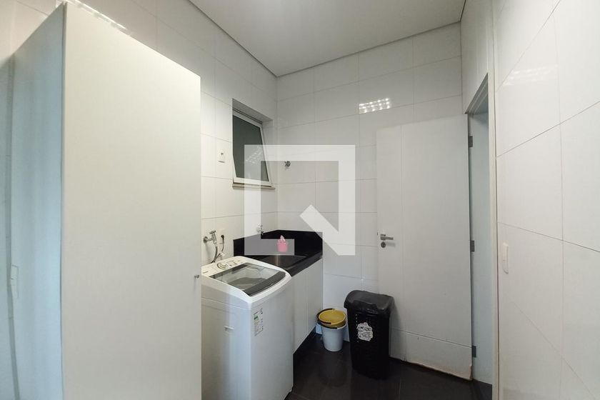 Casa à Venda - Swiss Park, 4 Quartos,  420 m2 em , Campinas - sp | SoloBR