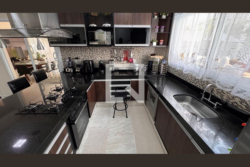 Casa à Venda - Swiss Park, 5 Quartos,  358 m2 em , Campinas - sp | SoloBR