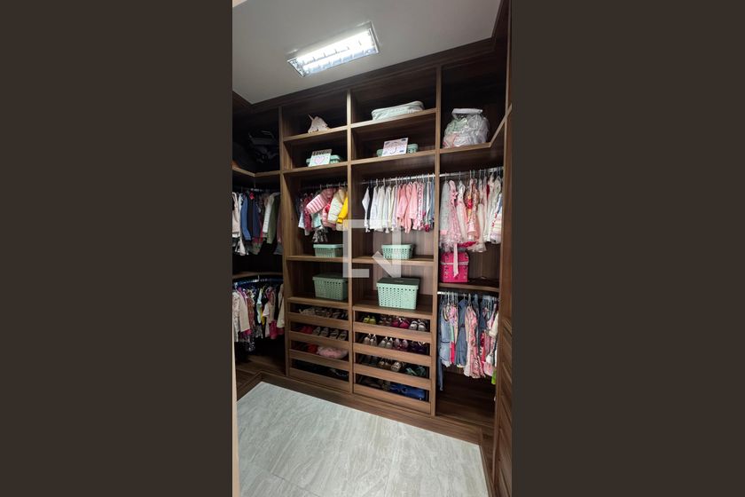 Casa à Venda - Swiss Park, 5 Quartos,  358 m2 em , Campinas - sp | SoloBR