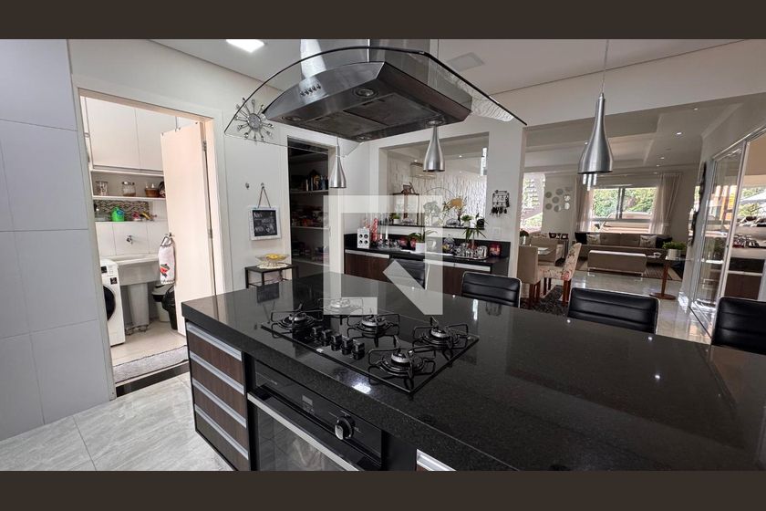 Casa à Venda - Swiss Park, 5 Quartos,  358 m2 em , Campinas - sp | SoloBR