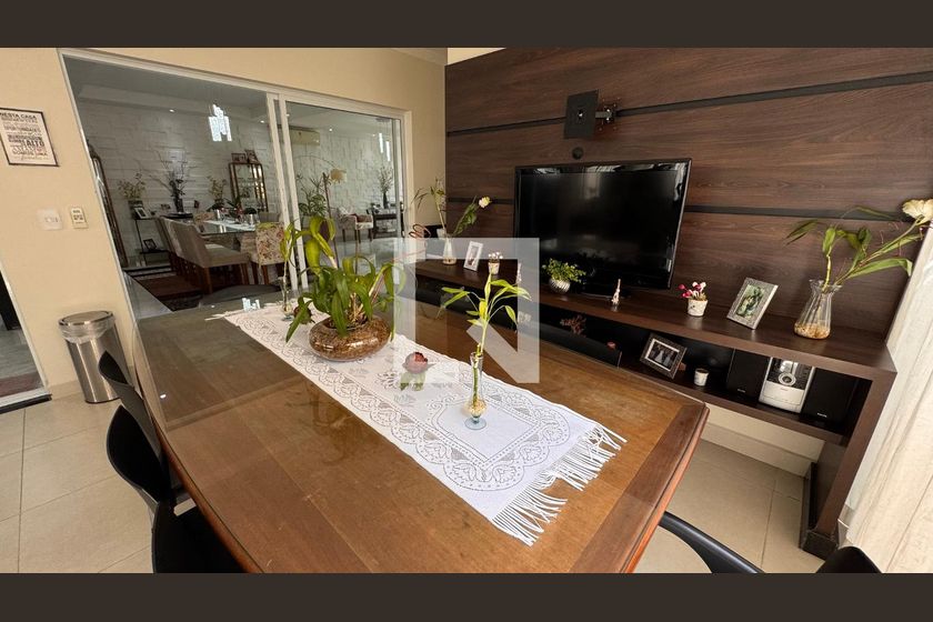 Casa à Venda - Swiss Park, 5 Quartos,  358 m2 em , Campinas - sp | SoloBR