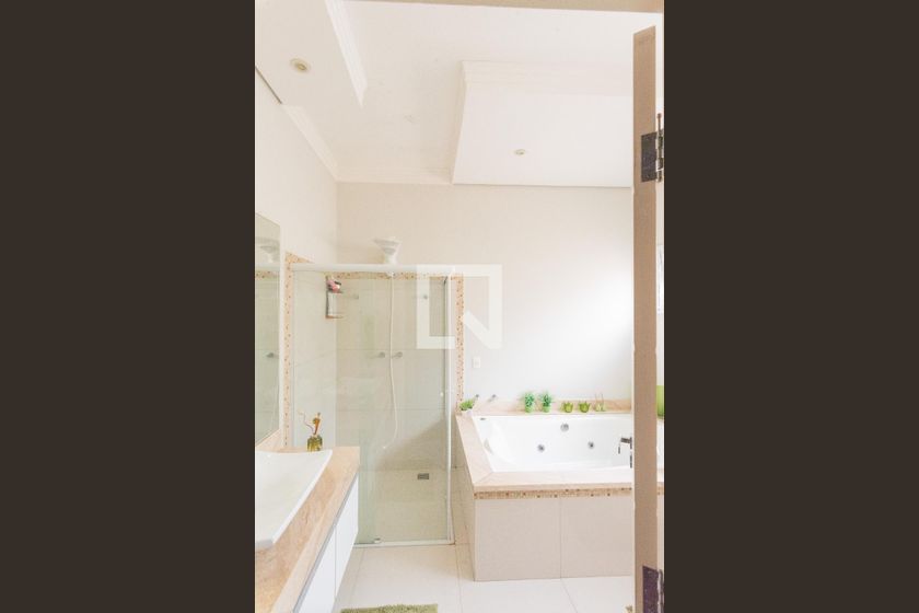 Casa à Venda - Swiss Park, 4 Quartos,  317 m2 em , Campinas - sp | SoloBR