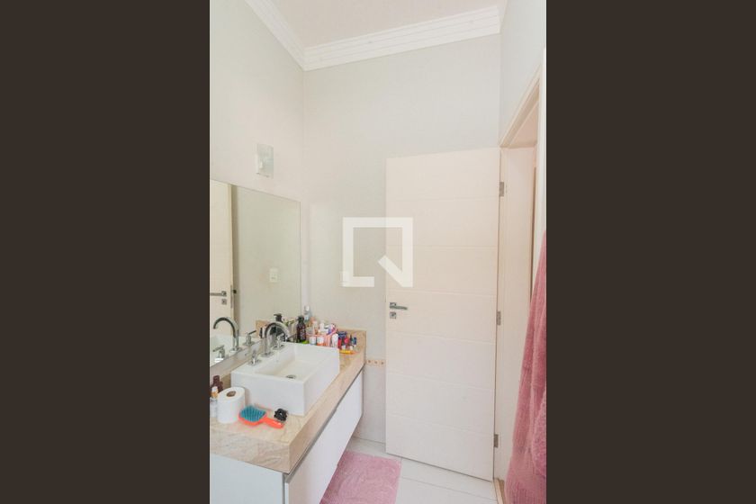 Casa à Venda - Swiss Park, 4 Quartos,  317 m2 em , Campinas - sp | SoloBR