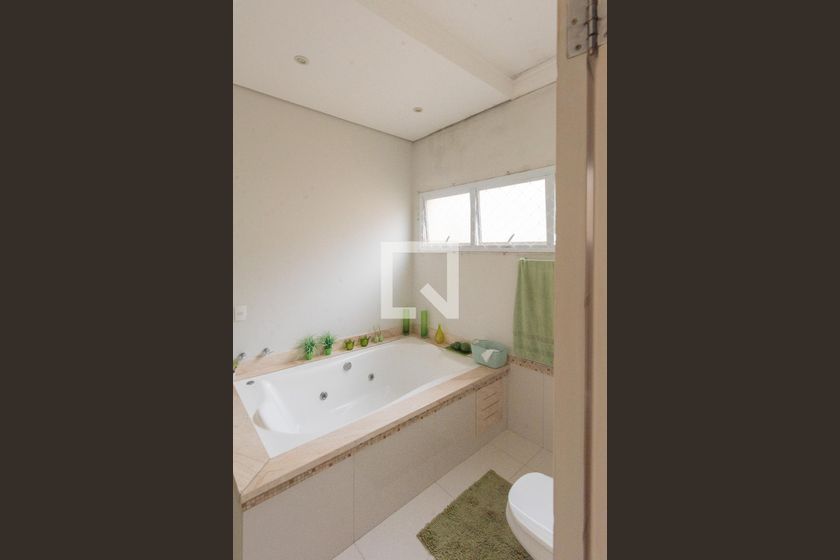 Casa à Venda - Swiss Park, 4 Quartos,  317 m2 em , Campinas - sp | SoloBR