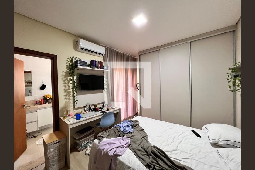 Casa à Venda - Swiss Park, 3 Quartos,  250 m2 em , Campinas - sp | SoloBR