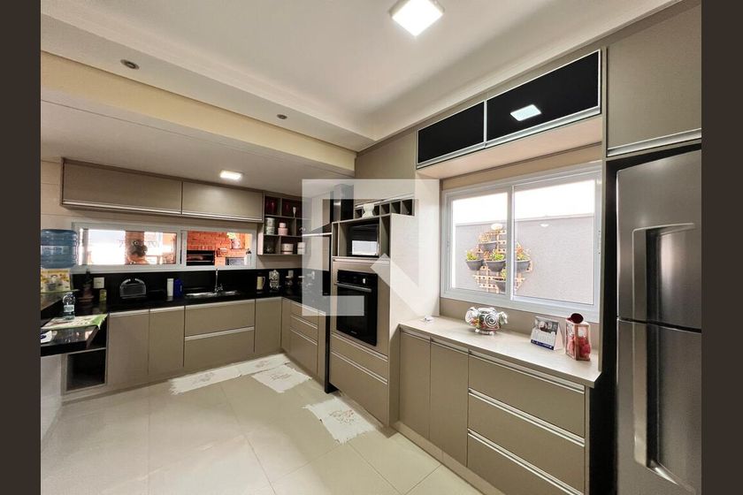 Casa à Venda - Swiss Park, 3 Quartos,  250 m2 em , Campinas - sp | SoloBR
