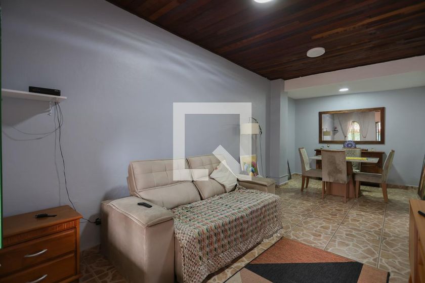Casa, 6 quartos, 225 m² - Foto 1