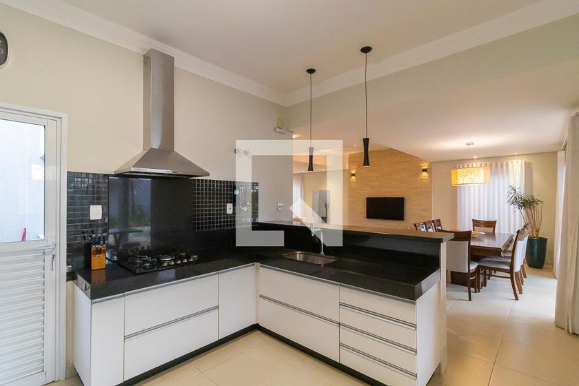 Casa à Venda - Swiss Park, 4 Quartos,  322 m2 em , Campinas - sp | SoloBR
