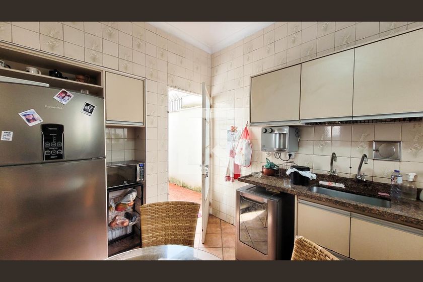 Casa à Venda - Guanabara, 5 Quartos,  350 m2 em , Campinas - sp | SoloBR
