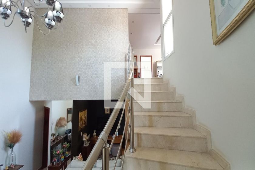 Casa à Venda - Swiss Park, 5 Quartos,  310 m2 em , Campinas - sp | SoloBR