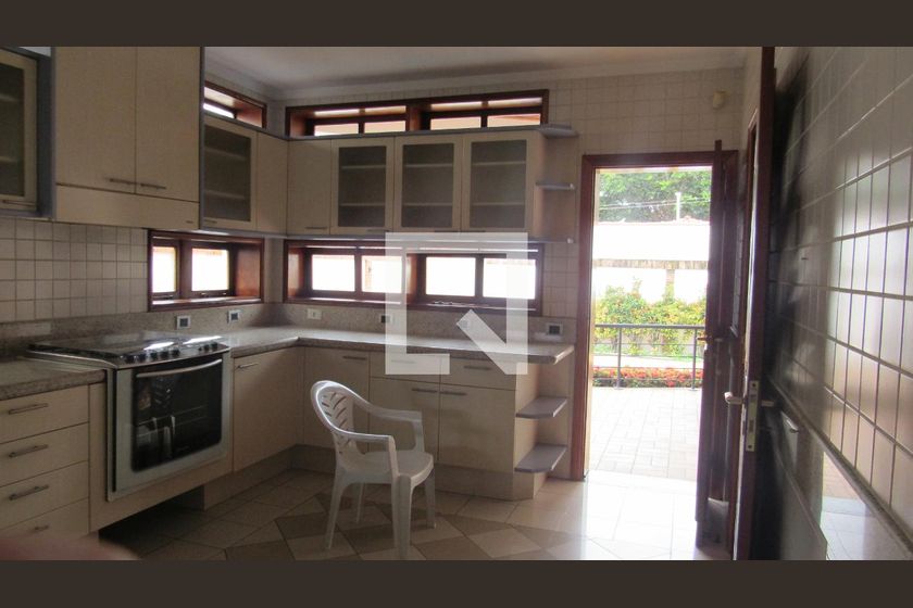 Casa à Venda - Jardim Flamboyant, 5 Quartos,  652 m2 em , Campinas - sp | SoloBR