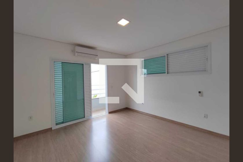 Casa à Venda - Swiss Park, 4 Quartos,  333 m2 em , Campinas - sp | SoloBR