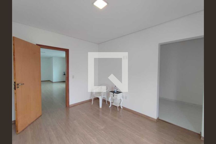 Casa à Venda - Swiss Park, 4 Quartos,  333 m2 em , Campinas - sp | SoloBR