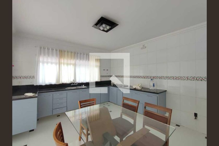 Casa à Venda - Swiss Park, 4 Quartos,  333 m2 em , Campinas - sp | SoloBR