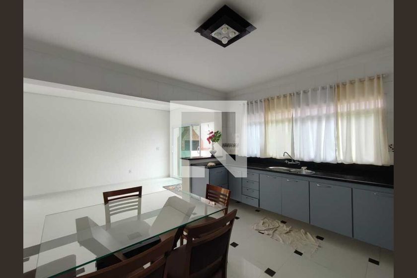 Casa à Venda - Swiss Park, 4 Quartos,  333 m2 em , Campinas - sp | SoloBR