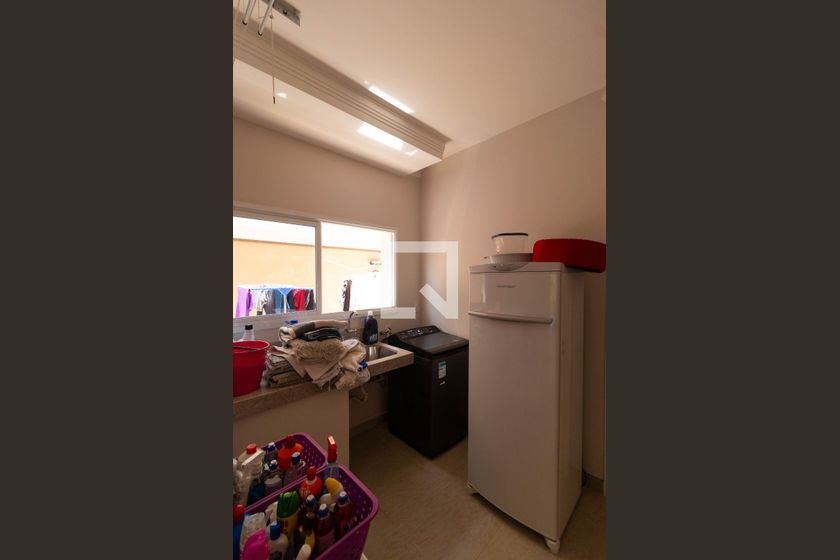 Casa à Venda - Swiss Park, 4 Quartos,  270 m2 em , Campinas - sp | SoloBR