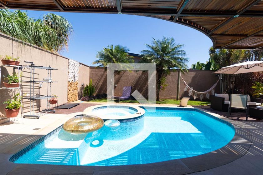 Casa à Venda - Swiss Park, 4 Quartos,  270 m2 em , Campinas - sp | SoloBR