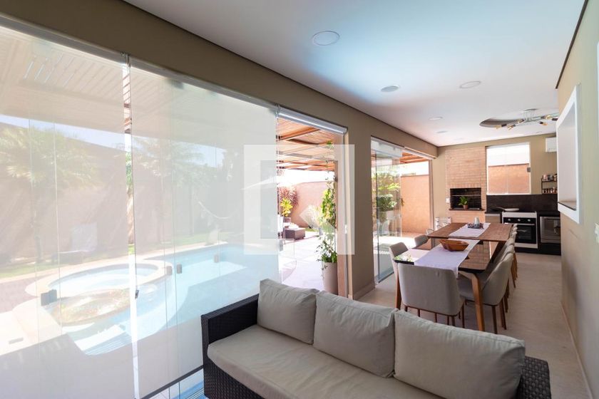 Casa à Venda - Swiss Park, 4 Quartos,  270 m2 em , Campinas - sp | SoloBR