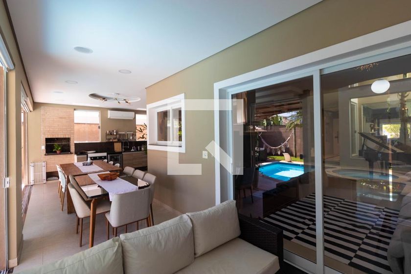 Casa à Venda - Swiss Park, 4 Quartos,  270 m2 em , Campinas - sp | SoloBR
