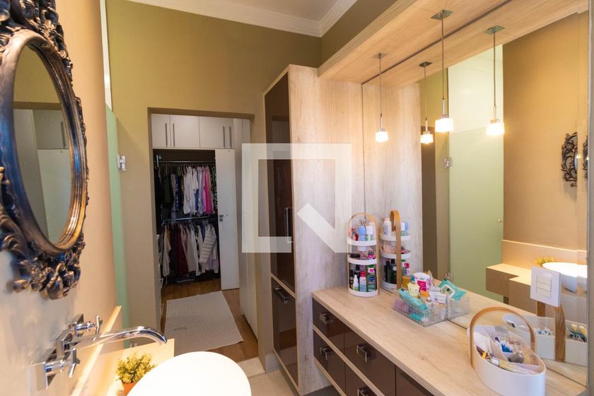 Casa à Venda - Swiss Park, 4 Quartos,  270 m2 em , Campinas - sp | SoloBR