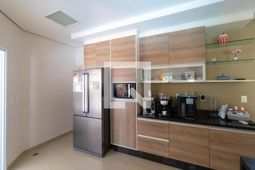Casa à Venda - Swiss Park, 4 Quartos,  270 m2 em , Campinas - sp | SoloBR