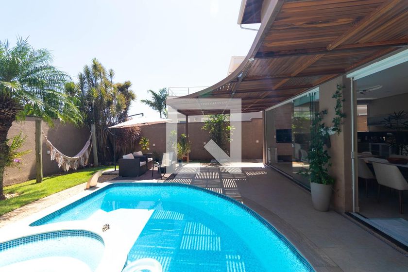Casa à Venda - Swiss Park, 4 Quartos,  270 m2 em , Campinas - sp | SoloBR