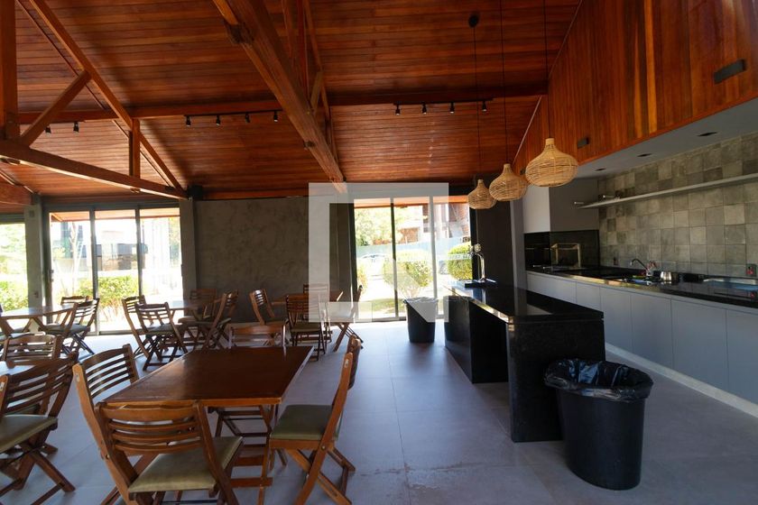Casa à Venda - Swiss Park, 4 Quartos,  270 m2 em , Campinas - sp | SoloBR