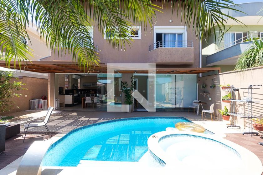 Casa à Venda - Swiss Park, 4 Quartos,  270 m2 em , Campinas - sp | SoloBR