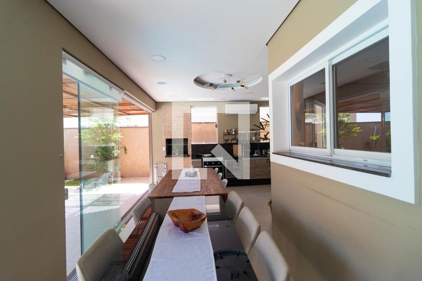 Casa à Venda - Swiss Park, 4 Quartos,  270 m2 em , Campinas - sp | SoloBR