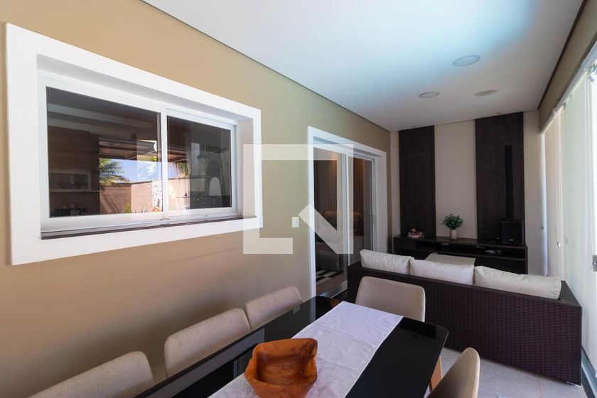 Casa à Venda - Swiss Park, 4 Quartos,  270 m2 em , Campinas - sp | SoloBR