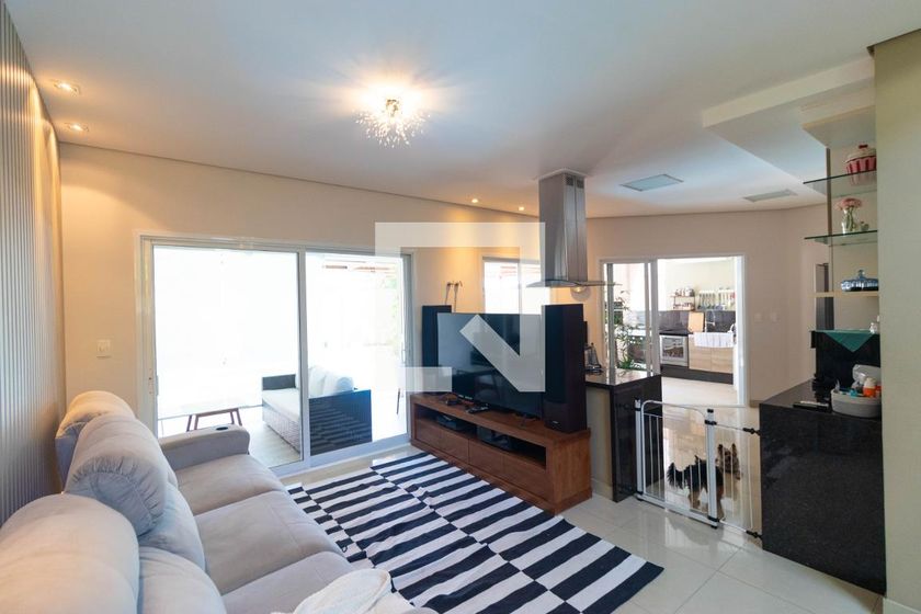 Casa à Venda - Swiss Park, 4 Quartos,  270 m2 em , Campinas - sp | SoloBR
