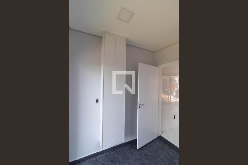 Casa à Venda - Swiss Park, 4 Quartos,  450 m2 em , Campinas - sp | SoloBR