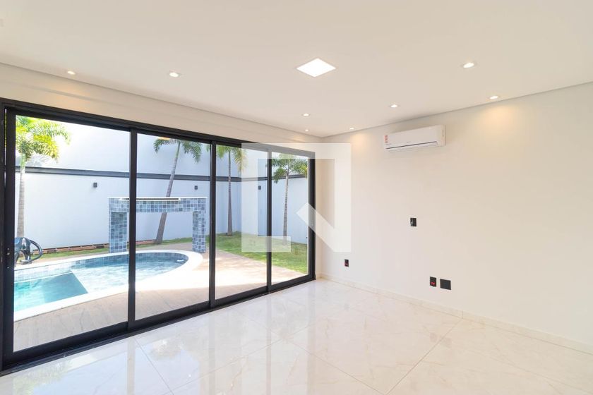 Casa à Venda - Swiss Park, 4 Quartos,  450 m2 em , Campinas - sp | SoloBR