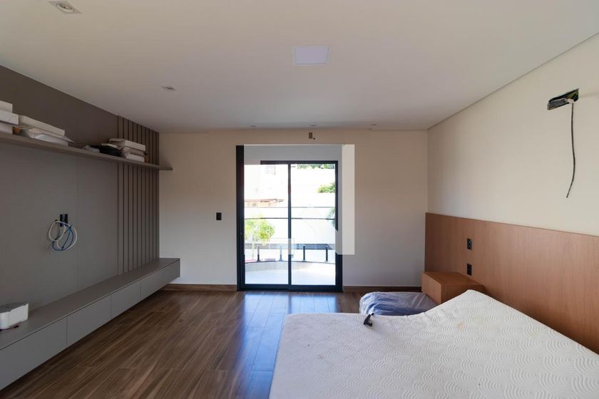 Casa à Venda - Swiss Park, 4 Quartos,  450 m2 em , Campinas - sp | SoloBR