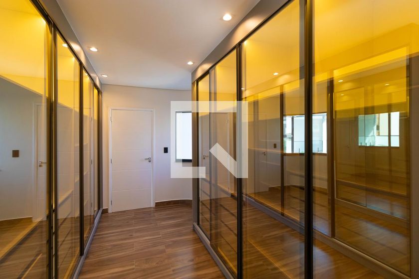 Casa à Venda - Swiss Park, 4 Quartos,  450 m2 em , Campinas - sp | SoloBR
