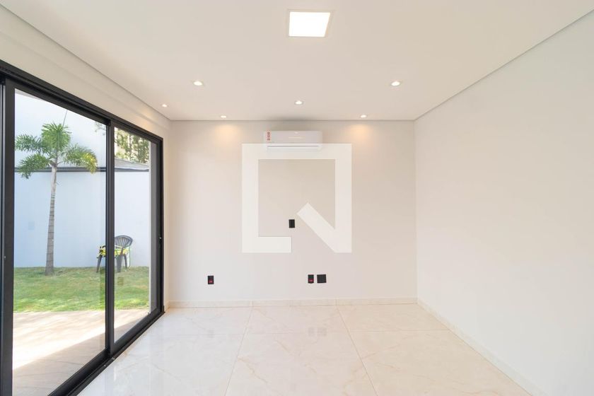 Casa à Venda - Swiss Park, 4 Quartos,  450 m2 em , Campinas - sp | SoloBR