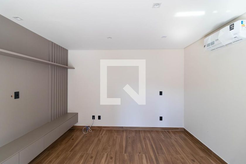 Casa à Venda - Swiss Park, 4 Quartos,  450 m2 em , Campinas - sp | SoloBR