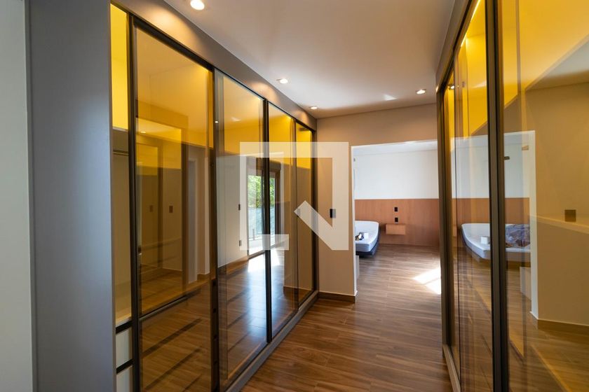 Casa à Venda - Swiss Park, 4 Quartos,  450 m2 em , Campinas - sp | SoloBR